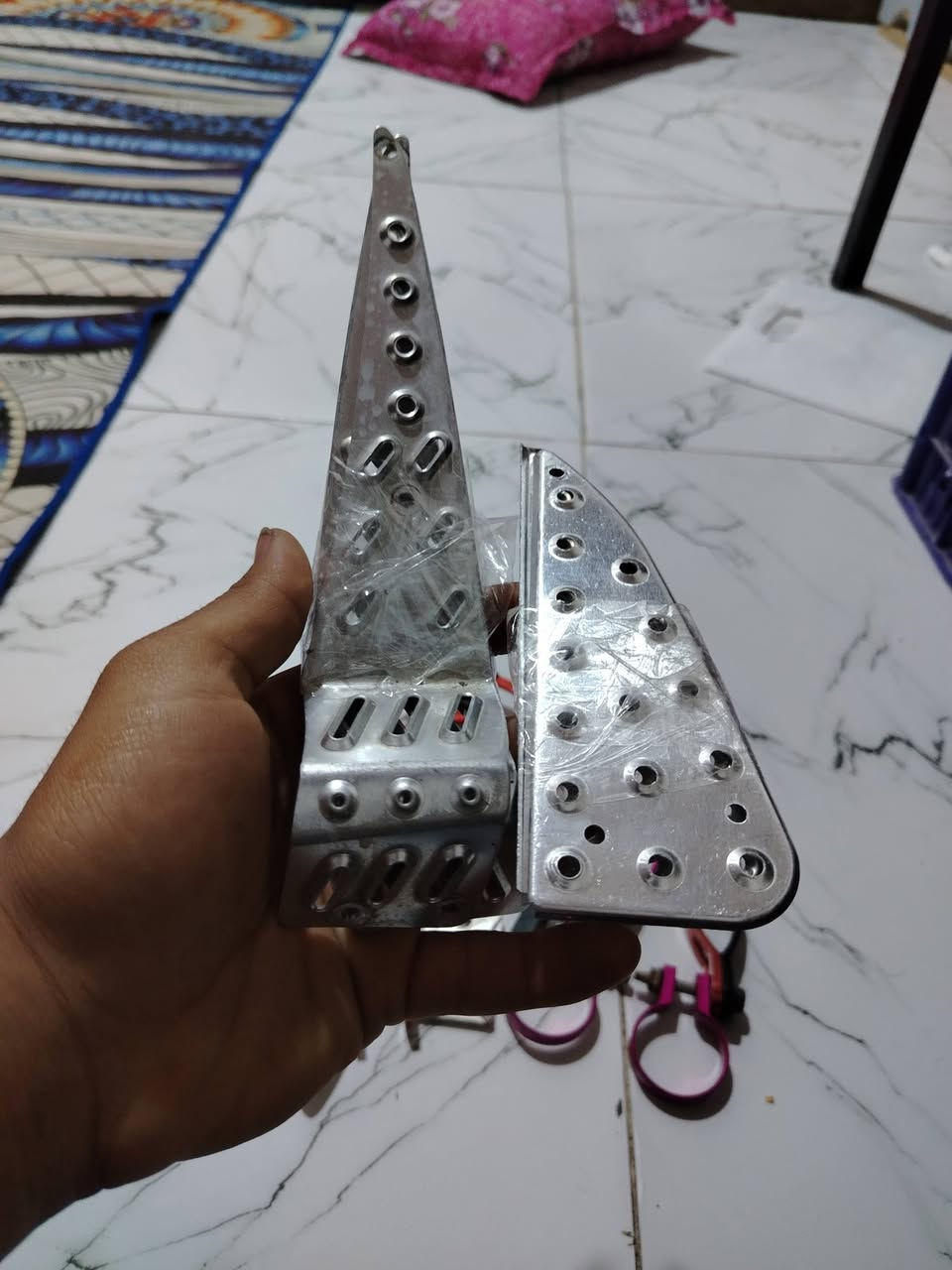 تزويد للبيع كرزي اصلي بس القبق فلاوين كوانزو السعر خلص رقمي *********** توصيل موجود
