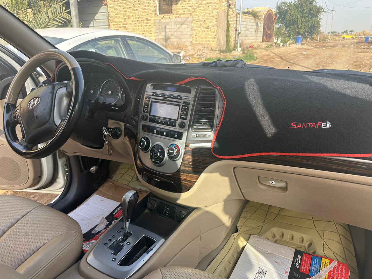 سنتافي للبيع موديل 2011 مكفوله فقط شخط واضح مكينه 2400 حداديه تخم باتري جديد سبعه رابع داخل جلد حساس  ادمن وافق رجاءا الإتصال 
***********
