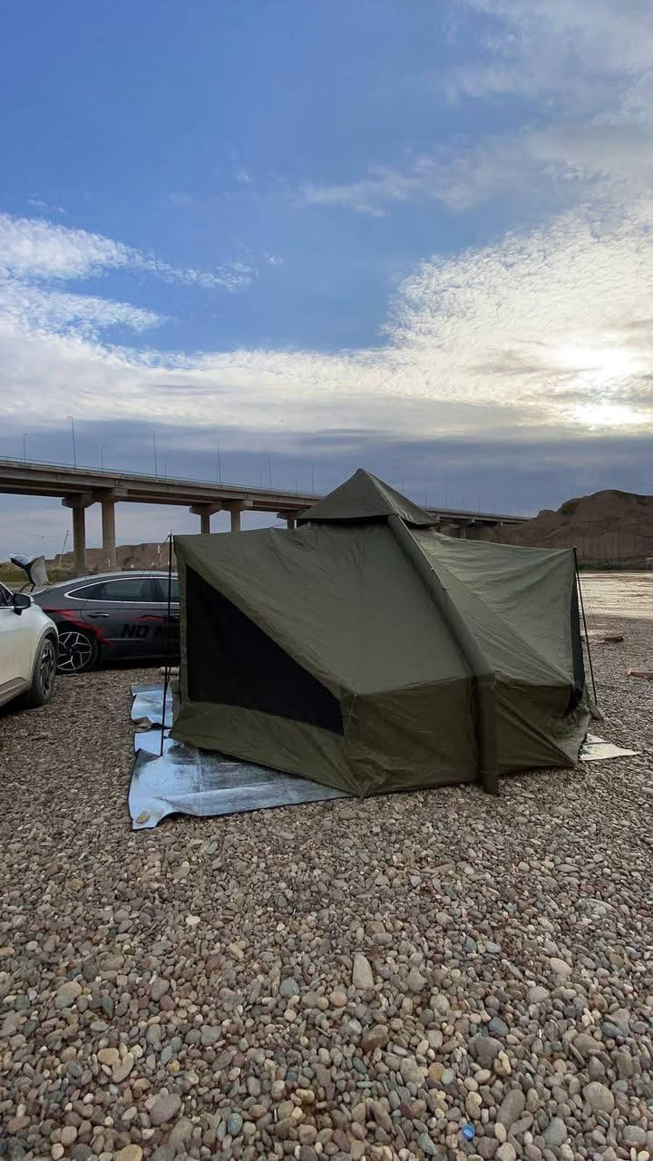 خيمه نفخ بهذا الشكل عملاق عل اول تم ١٥٠ الف (بيها زرف صغير داخلي ومصلح )
***********
