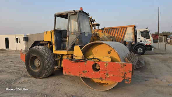 للبيع حادله دنيباك موديل1998/رقم بغداد الماني/محرك دويز 
هزاز جاهز/مضخات مكفوله وعلفحص/جاهزه للعمل،السعر92$
ورقه/جاهزه للشغل***********ديالى كنعان.
