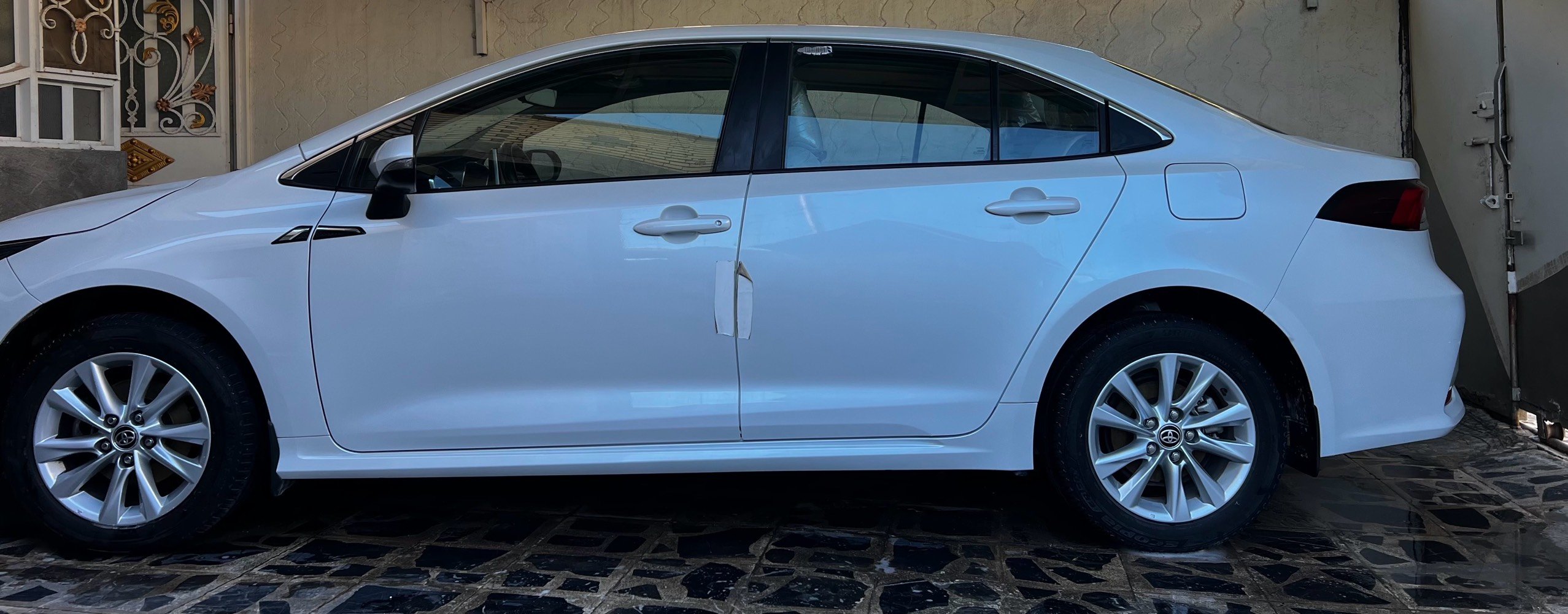 كورلا خليجي ياباني بانزين وكاله تيوتا موديل 2024 السيارة مكفوله وع وضع الوكاله وبعدها بالضمان وحتى تبديلات دهن مجانيه بعد بيها بالشركه فول مواصفات GLI محرك 1800
ماشيه 29Km
رقم اربيل جديد وباسم شركه
السعر 191$ وبيها مجال قليل
الاتصال *********** وات ساب هم بي
مكاني نجف