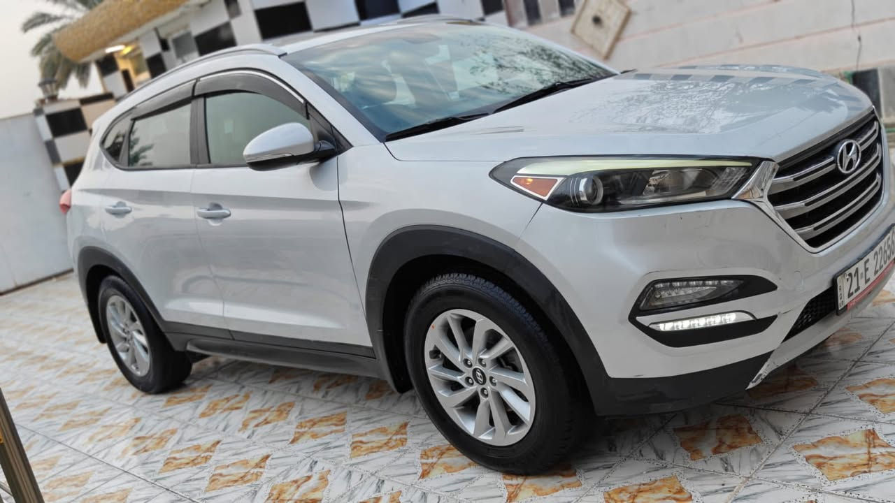 سلام عليكم توسان واردامريكي كلين بدون حادث بس دعاميه وصورالحادث بل منشور لون سلفر مواصفات نص فول رقم جديد سليمانيه سنويه جديده وكاله تحويل حاضر موديل 2016 السعر152معه مجال قليل وسونرعندي كلشي مكفول حته مكينه مامفتوحه مكان كربلاء رقمي ***********واني  خادم
