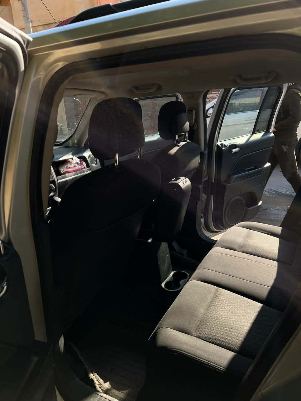 اسلام عليكم Jeepباتريوت2010 رقم انكليزي جديد  سنويه عضم جديد 2031يسقطون معه كابون نفطي جديد الكتروني محرك السيارV4 محرك2400 كير اوتو وعادي بيه قطعتين ضرر سعر السياره ب 75 وبيه مجال رقم الهاتف ***********
