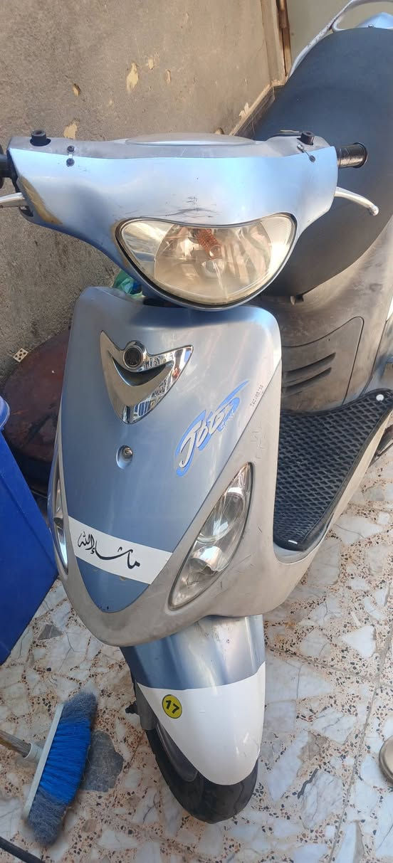سلام وعليكم دراجة نضافه فول حاويه وين ماه عجبك فحص شرط مكينه مكاني سماوه بل الصياغ سعر 825 رقمي ***********
