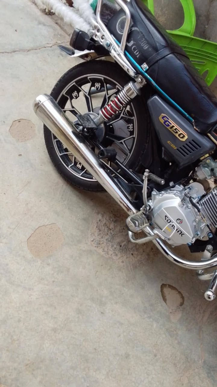 السلام عليكم سيفان 2025 محرك شرط ما مفتوح دراجه ما بيها نقص ورقي كامله سلف هندر كهربائيات الشاير كله شغاله للبيع 680 ويرهم مراوس باربعه قير حسب النظافه ***********
