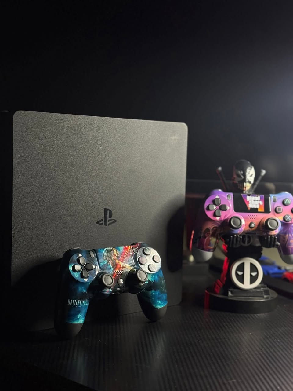 بلي 4 سلم كامل النضافة وطبعا لا مفتوح ولا مصلح
مع دبل جويستك نظام اصلي اونلاين وليس مهكر

بالاضافة الى 30 لعبة مملوكة مدفوعة وطبعا ذاكرة 500GB مقبطة العاب وباقي الالعاب بلمكتبة شوكت متريد تحمل منهة الي تعجبك

الالعاب 👇

1- Call of Duty modern warfare Remastered
2- Call of Duty modern warfare 2 Remastered
3- Call of Duty WW2
4- Metro Exodus
5- The last of Us 1
6- Battlefield 1
7- Battlefield V
8- Watch dogs legion
9- Ghost recon wildlands
10- Ghost recon break point
11- Assassins creed Valhalla
12- Assassins creed origins
13- Tomb rider
14- Rise of The tomb rider
15- Shadow of The tomb rider
16- The witcher 3
17- Doom eternal
18- Borderlands 1
19- Borderlands 3
20- The evil within 2
21- Wolfenstien 2
22- Unravel 1
23- Unravel 2
24- Mafia 1
25- Mafia 2
26- Mafia 3
27- Need for Speed hot pursuit
28- Mortal kombtat 11
29- Resident evil 6
30- Farcry zero dawn

السعر : 245 الف 🔥

*توصيل متوفر لكل المحافظات العراقية ❤️


**إذا كنت صاحب هذا الإعلان وتريد حذفه لأي سبب، رجاءا أرسل رسالة إلى الدعم الفني**