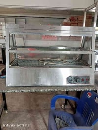 غراض مطعم للبيع كله نظيفه الشراي يدخل خاص وبيه خير ويدلل