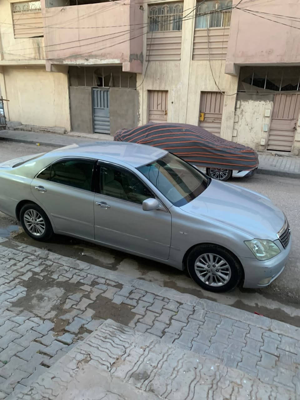 سلام عليكم  شاهينة للبيع ادوات شاصي 180 محرك 2500 كصة جنطة سيارة مال جناي تحويرة نجف فوك وجوة دشبول عارف العيساوي داخل عسلي بلجيس احلة من الصور دكمتين السيارة بردة خلفية حساسات شغالة ضفيرة جديدة من الطول للطول تخم تاير تبريد ثلج وشغال تدفئة تبريد كل نقص مابية متؤمة برقم وشغل مااعتقد واحد مسوي مثلة السعر 45بيها مجال العنوان نجف ***********
