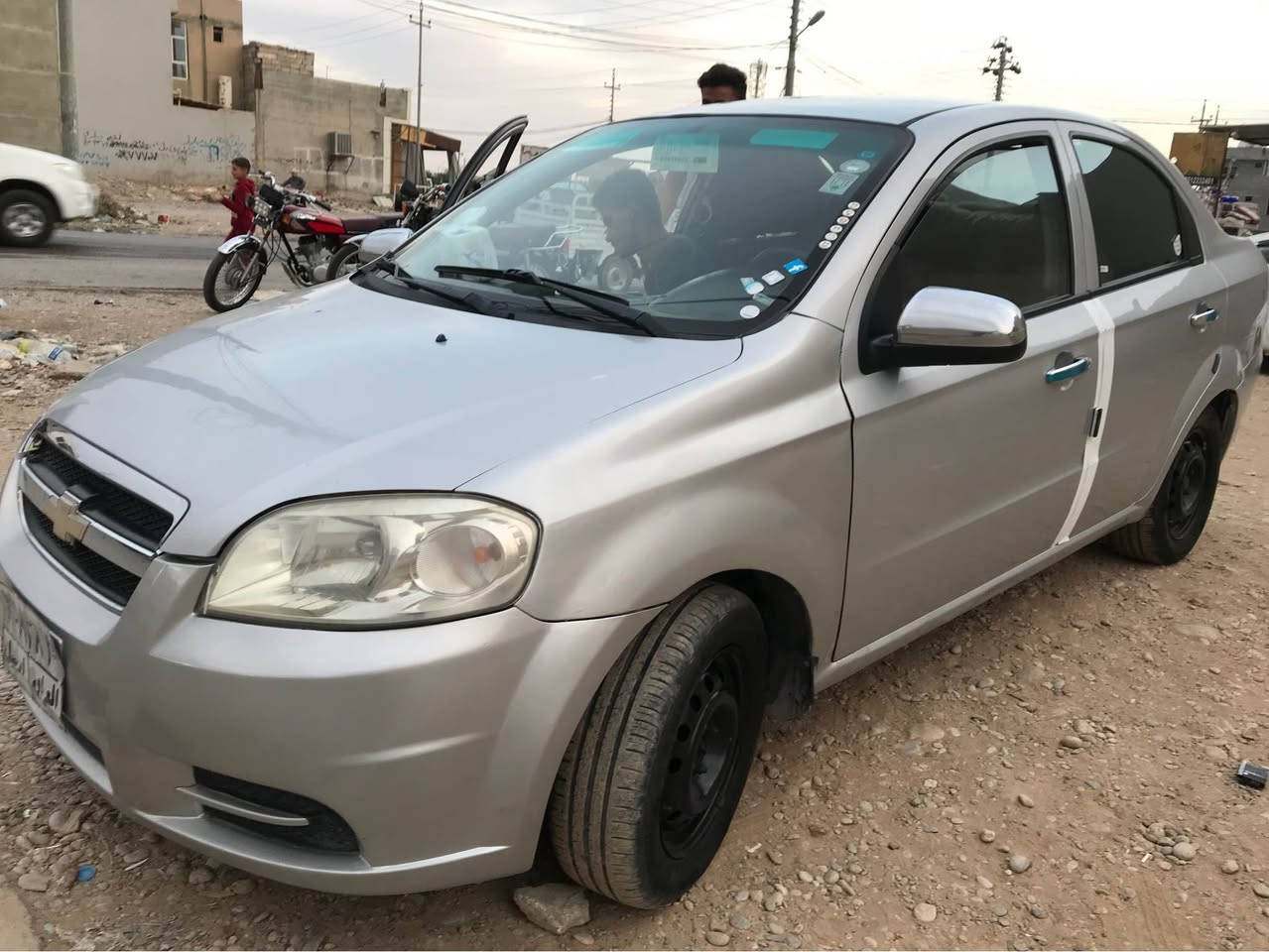 ئەڤیۆ مۆدێل 2007 تەنها یەک پارجەی بۆیاخە بەبێ لێدان مەکینە گەورە گێڕعادی مەکینە و گێڕ و تەبریت بەشەرت سەیارەکە بێ کێشەیە ٣٣٠ هەزار غەرامەی لەسەرە پاشی مەحامەلە دەیگەرێنیەوە *********** أربيل, العراق
