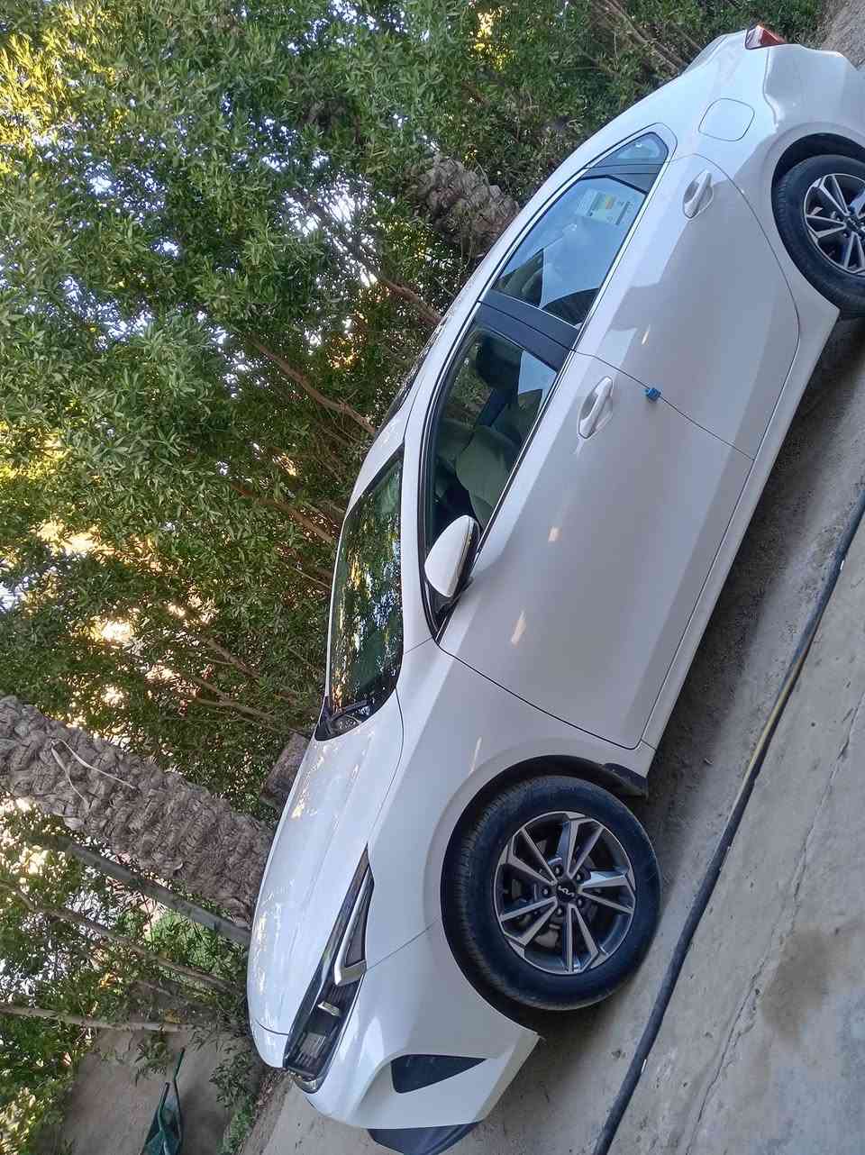 السلام عليكم
سيارة سيراتو موديل ٢٠٢٤ للبيع 
ماشية ٣٠
مكفولة كفالة عامة
محرك ٢٠٠٠
فتحة سقف
رقم بغداد
السيارة بأسمي تحويل ثاني يوم
العنوان مكان السيارة بغداد الكرخ
للأستفسار الإتصال بالرقم ***********
