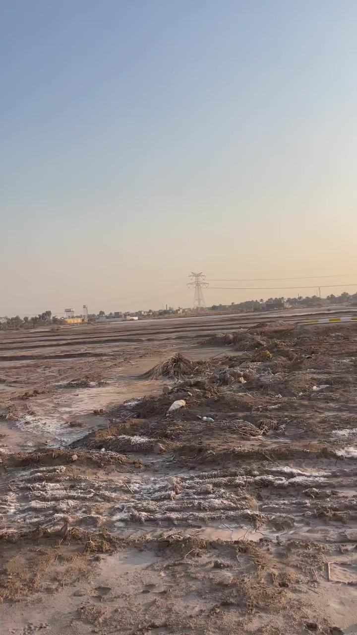 كاع سته دونم مع فضله دونمين عقد زراعي قانون 24 بالشافعيه مجاوره لمجمع الحوراء السكني كافه خدمات وتتوفر حصه مائيه الها وطريق وتبليط بابها ومي اساله  للاستفسار تصال /***********
