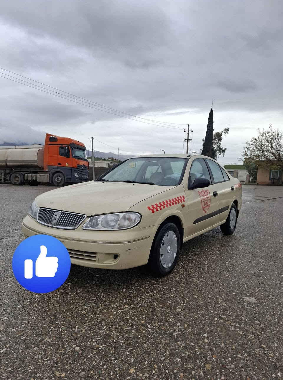 نیسان سەنی مۆدێل 2005 گێڕ عادی مەکینە سپی گێڕو مەکینەی بەشەرت بەس پێشی کەمەک لێدانی هەیە سەنەوی بەسەرچووە  پێشو پشتی توند کراوەتەوە سعری 88$  ***********
