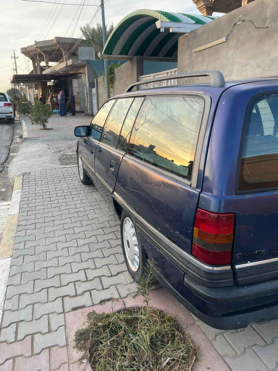 اوبل اوميكا ستيشن
موديل 1993
رقم صلاح الدين بأسمي شرط التحويل
بدون خياس
بدون صبغ
هيتر كشنات
شاشة
جام كهرباء
قفل مركزي 
كامره
تبريد بلادي نقص كمبريسر فقط
نظام  ABS مانع انزلاق
كهربائيات شغاله كامل
محرك وكير شرط 
محور كابريتر
سعر جداً مناسب 
مكاني صلاح الدين بيجي
***********
