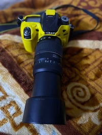 كاميرا d7100 نيكون للبيع ملحقات   بطاريات عدد2   شاحن اصلي   رام 32 GB...