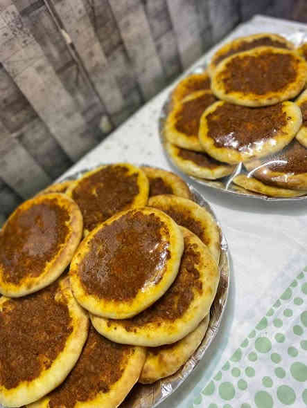 السلام عليكم بيج طبخ بيتي 

يتوفر جميع انواع الكبب والفطائر والاكلات الشرقية ومستعدين تجهيز كافة المناسبات والاسعار مناسبة 

العنوان بغداد الامين الثانيه 

الحجز والاستفسار على هذا الرقم.   ***********
