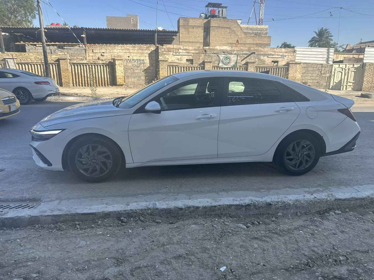 🚗✨ Hyundai Elantra 2024 — شبه جديدة | عداد 19 Mile فقط

للبيع النترا 2024 وارد بحالة فوق الممتازة، استخدام شبه معدوم، وممشّاية لا تتجاوز 19 ميل—يعني حرفياً أقرب للوكالة.
---

🛠️ تفاصيل الحالة

حادث بسيط موضّح بالصور

بدون فتح ايرباك

بارد خفيف جداً بالبُنيد فقط

الهيكل والمحركات فحص جلطة

---

⭐ المواصفات والتجهيزات

بصمة تشغيل وتشغيل ذكي

داشبورد دجتل شاشة كاملة

حساسات أمامية/خلفية

رادار

دخول ذكي

قير ومحرك بحالة وكالة

داخلية نظيفة بدون أي ملاحظات

---

📍 موقع السيارة

بغداد – الأعظمية / الصليخ – قطاع 600

---

📞 للتواصل والاستفسار

📱 ***********

---

💰 السعر

168 ورقة وبيها مجال قليل
