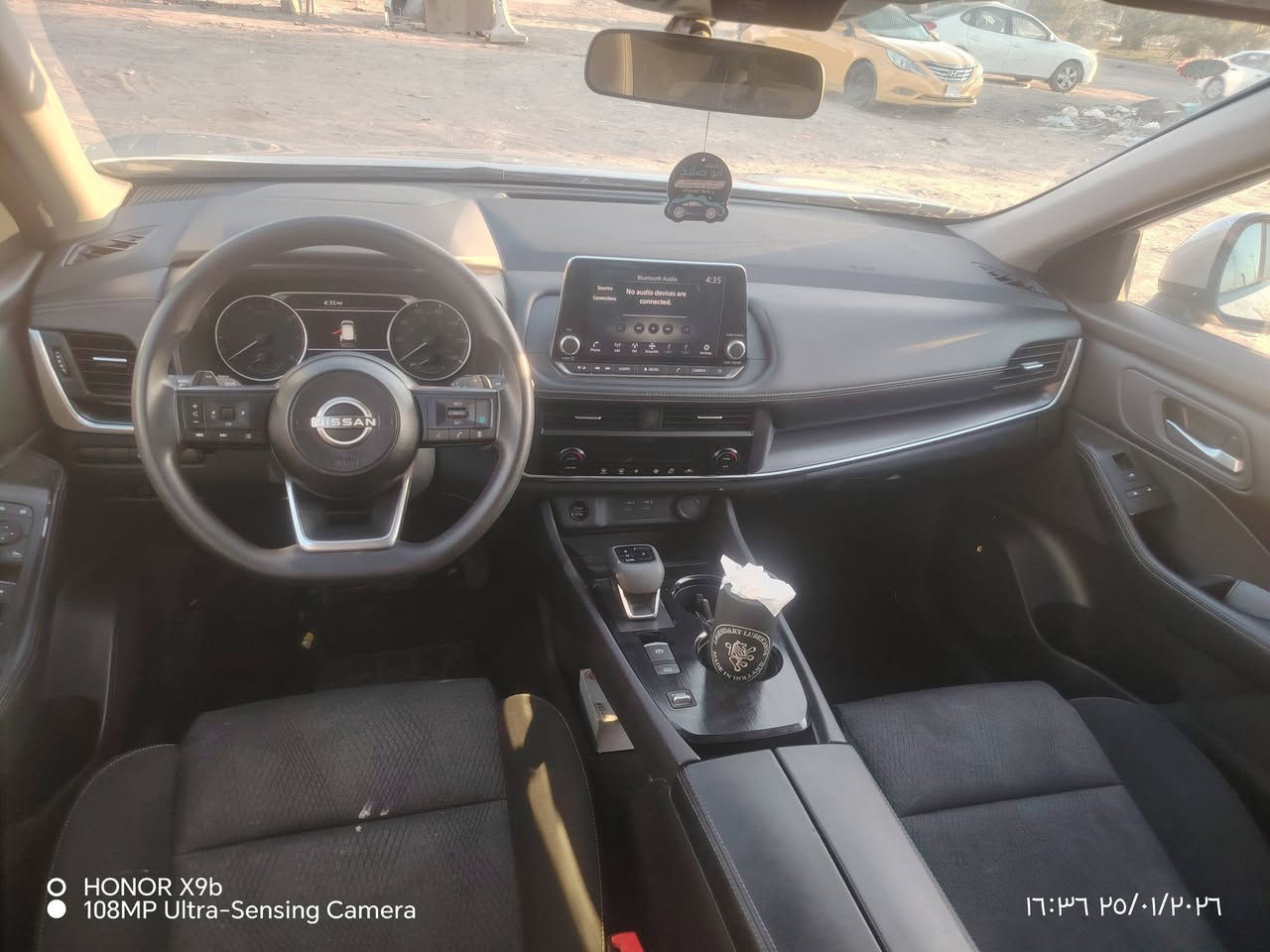 نيسان روج  موديل2024   SV  الشكل الجديد وارد امريكي بدون رقم حادثه جاملغ وباب نفسهن مصلحات ومصبوغات نفسهن 
حجر البيئه بلادي  
مواصفات    

بصمة تشغيل 
ابواب بصمة
تبريد قطعتين
رادار امامي خلفي جانبي 
تحديد مسار قيادة آليه
1500 تيربو محرك
مانع تصادم خلفي امامي
نقاط عمياء 
تبريد قطعتين 
شاشة ايباد تدعم كار بلي 
صندوق كهرباء
حساس اطارات 
ليد امامي نهاري
كشن السائق كهرباء
 
فول تحكمات استيرن جهتين
تبريد بيانو شاشة منفصل
سايد بريك بصمة 
اوتو هولد 

حساسات خلفية 
أنضمة قيادة 
وباقي المواصفات معروفة  للسيارة
سعرهها 153 بيهه مجال
رقمي ***********
