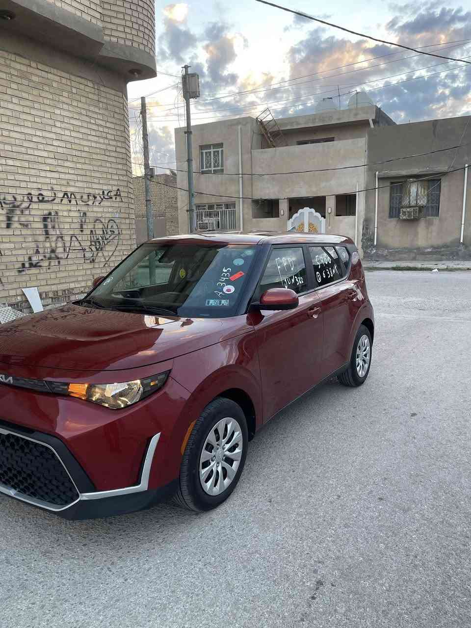 السلام عليكم كيا صول موديل ٢٠٢٣ بدون رقم منفيس باسمي تترقم اي محافظه السياره كفاله عامه فقط بارد بلجاملغ الخلفي كفاله من كلشي السياره كارتون ماشيه ١٩ الف السعر. ١٤٢ وبيه مجال. 
للاستفسار. ***********
