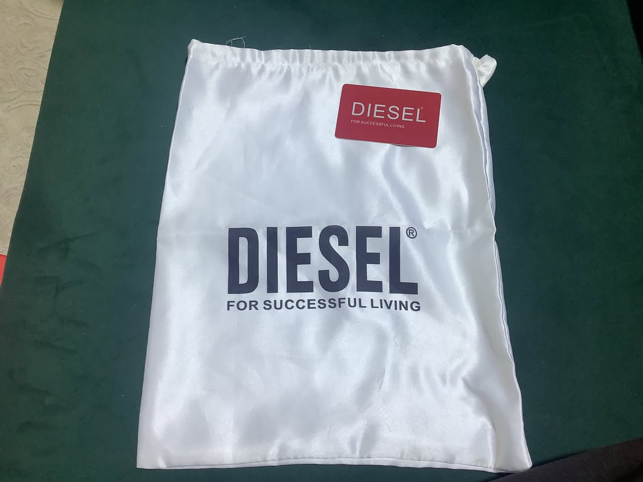 حذاء ماركة DIESEL اصلي قياس 44 سعر 75 مكاني ديالى بعقوبة عندي توصيل
ملاحظة :حذاء اصلي مو كوبي


**إذا كنت صاحب هذا الإعلان وتريد حذفه لأي سبب، رجاءا أرسل رسالة إلى الدعم الفني**