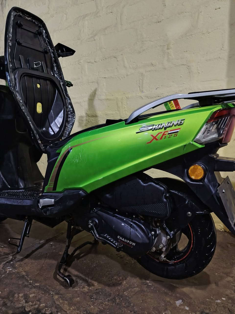 دراجة شاينك اوتوماتيك مرقمة للبيع دراجة نضيفه استخدام شخصي اخت الجديده ومامتعوبه ماماشيه هواي ماشيه 8000 كيلو فقط دراجة ماخذها من الوكيل زيرو ومرقمه بيدي بصرة الرقم الجديد الإنكليزي دراجة مال جناي رقم وسنويه بسمي شرط التحويل ثاني يوم مصفره غرامات وسرقات ماعليها وصاعده هزه جديده مكينة 150cc مامفتوحة شررط ولامجفته ولاتبخر ولانضوح شرط الفحص دراجة كلها شغاله هورن اشاير لايتات سكن وسطاب لايت عداد الكتروني كيج البانزين بريكات شرط الشلعه والمعدل ويل كب رياضي البلادي كلها عل البلاد غلاف كشن حراري مرايات لايتات زنون شادلها كامله من كلشي السعر مليون و 800 رجاءاً المايشتري لايعاملني شراي يتصل وبالخدمة مكاني البصرة الزبير ***********
