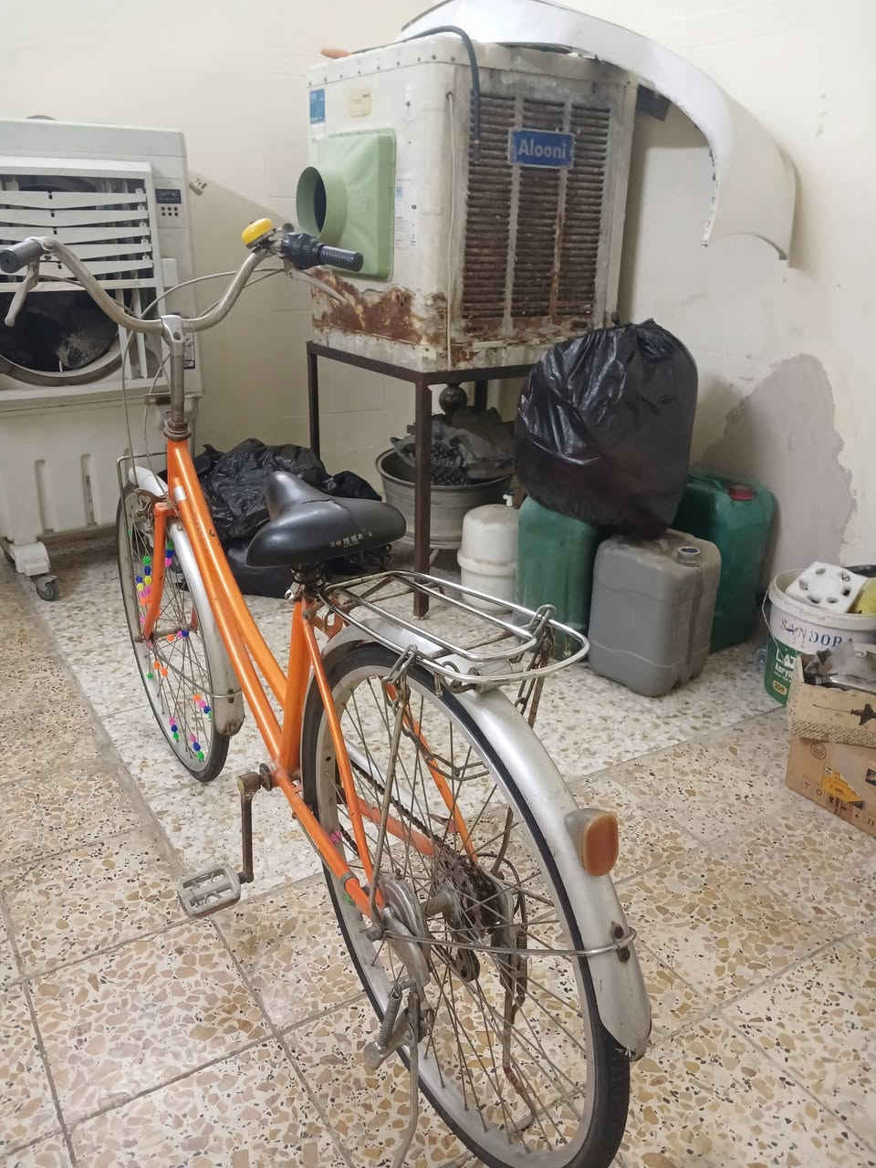 سلام عليكم للبيع باسكل بناتي برتقالي للإستفسار ***********
