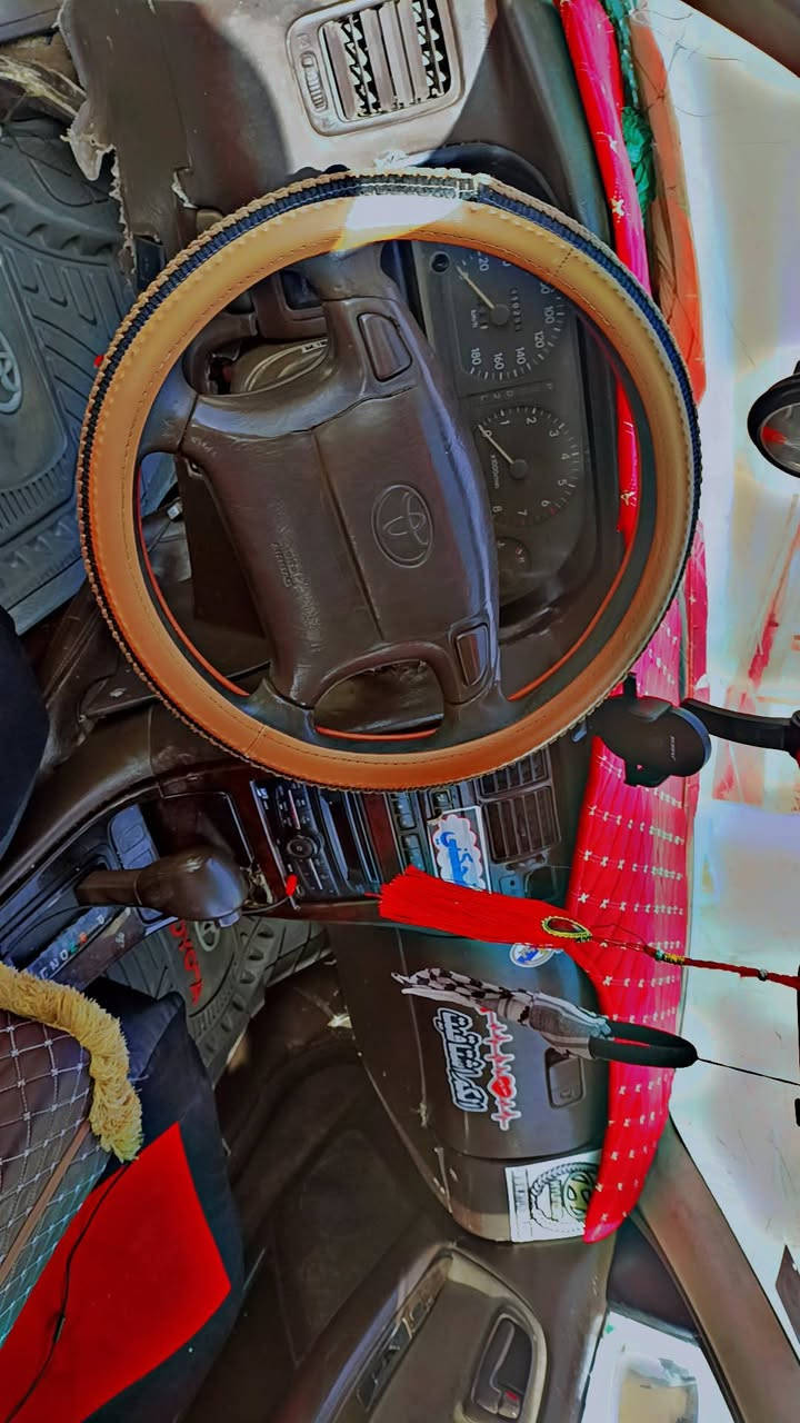 سلام عليكم سياره للبيع الوانها ابيض لؤلؤي موديل 1995سنويه منتهيه للتواصل ويا هذا الرقم ***********
