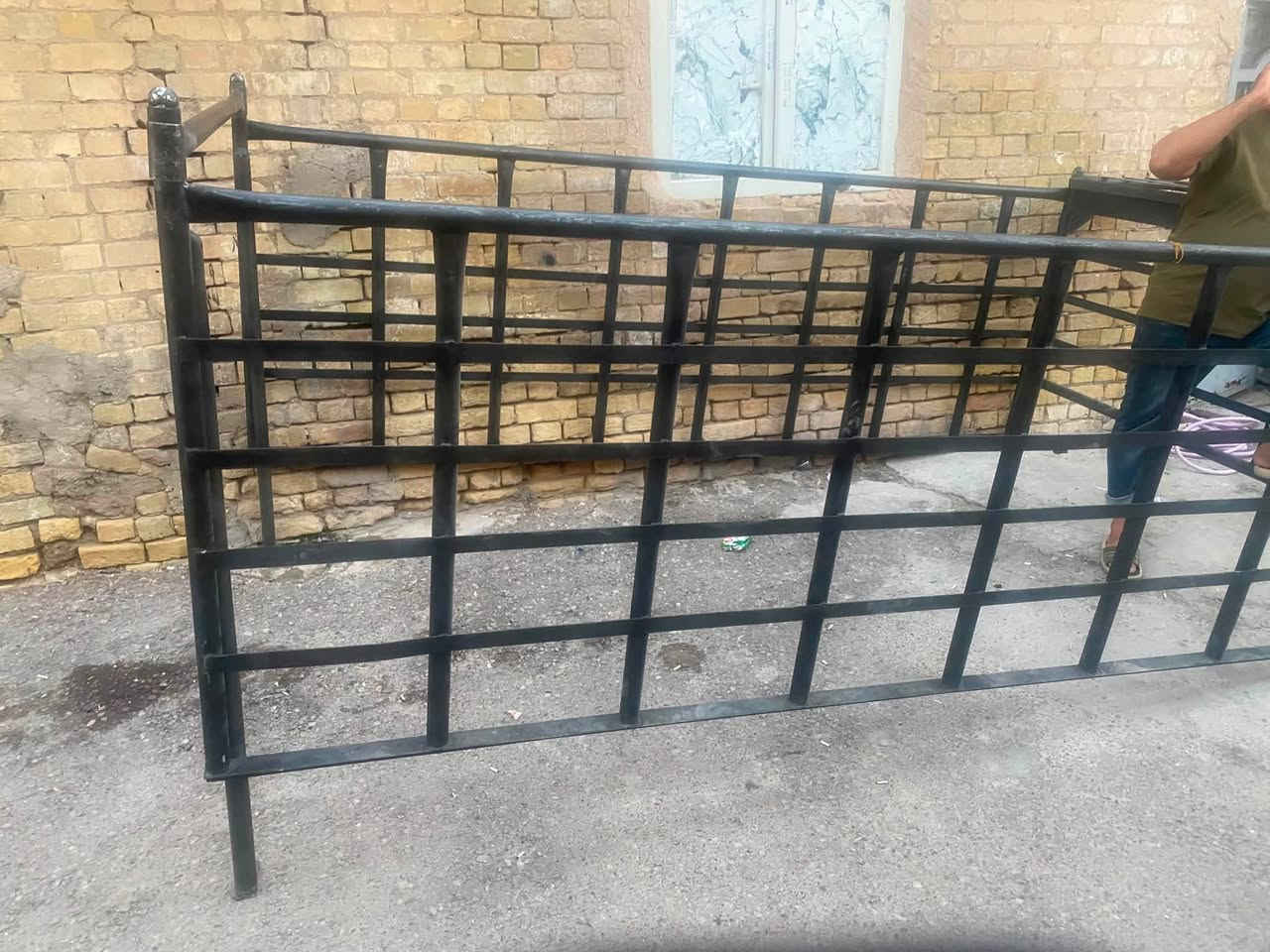 السلام عليك محجر لبيع جديد السعر ٤٠٠ رقم ***********

