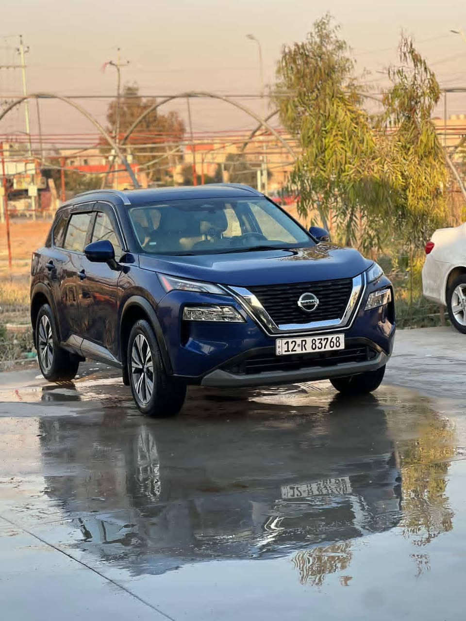 🚗 نيسان روج  awd SV للبيع 🚗
📅 الموديل:2021
⚙️ المواصفات: فئة  awd SV
🛞 المحرك: 4 سلندر 2.5 لتر
🚙 ناقل الحركة: اوتوماتيك 
⛽️ الوقود: بنزين
📍 المنشأ:  / أمريكي )
🎨 اللون الخارجي نيلي 
🪑 اللون الداخلي: بيجي
📏 الممشى: 120.000 كم فقط
🧾 الحالة: حادث سرقة بدون ضربه ( تبديل ) ، نظيفة جداً من الداخل والخارج
🔑 الإضافات:
 • بانوراما 
 • تشغيل بصمة
 • دخول ذكي اربع ابواب
 • كاميرا خلفية كاميرا محيطية 360
 • حساسات
 • تحكم طارئ
 • مثبت سرعه 
 • اوتو هولد بصمة
 • شاشة كبيرة
 • فتحة تكييف خلفية
:  (سعر 195$) وبيها مجال 
رقم نينوى جاهز هزة سنوية شرط التحويل السياره بسمي اني الشرعي
📞 للتواصل: *********** واتساب فقط
