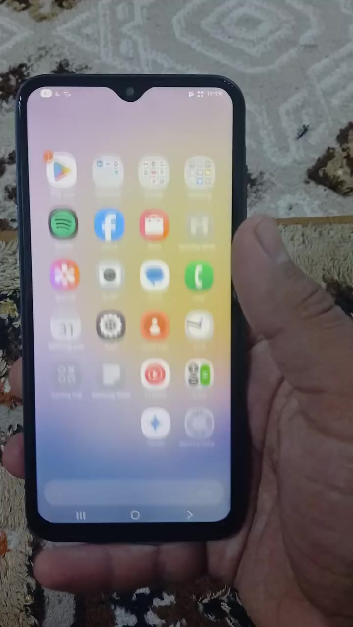 السلام عليكم 
تليفون للبيع 
النوع a25 
ذاكرة 125 كيكا
الشاشة جهاز امبدلة 
وسماعة امبدلة 
السعر 75 الف وبيه مجال 
المكان بغداد الشعلة 
رقم الهاتف ***********
