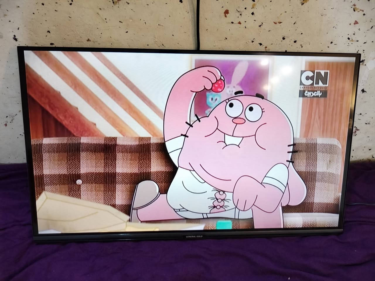 شاشه حجم  32للبيع مكان الغزاليه 
***********
