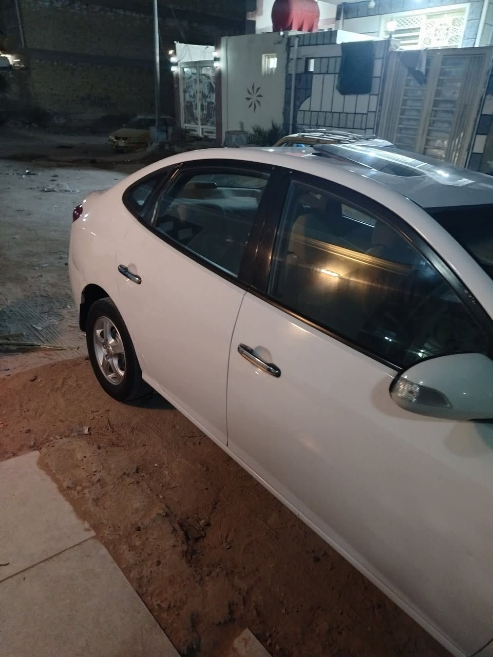 السلام عليكم النترا 2011جديده بيه باب فقط سونار مرفق ويه منشور سعر 113وبيه مجال ***********
