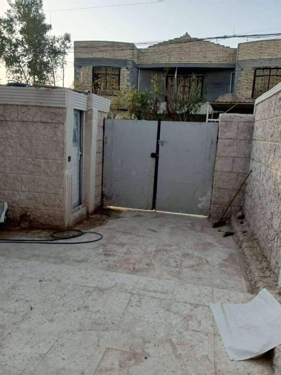 السلام عليكم
دار للبيع زراعي المساحه 112 متر  طابق واحد بيت نضيف كلش محد ساكن بي شارع تبليط 
العنوان بغداد منطقة الانتصار قرب مرور الحسينيه
شارع الحداد
السعر 60 
التفاصيل الإتصال على الرقم ***********
