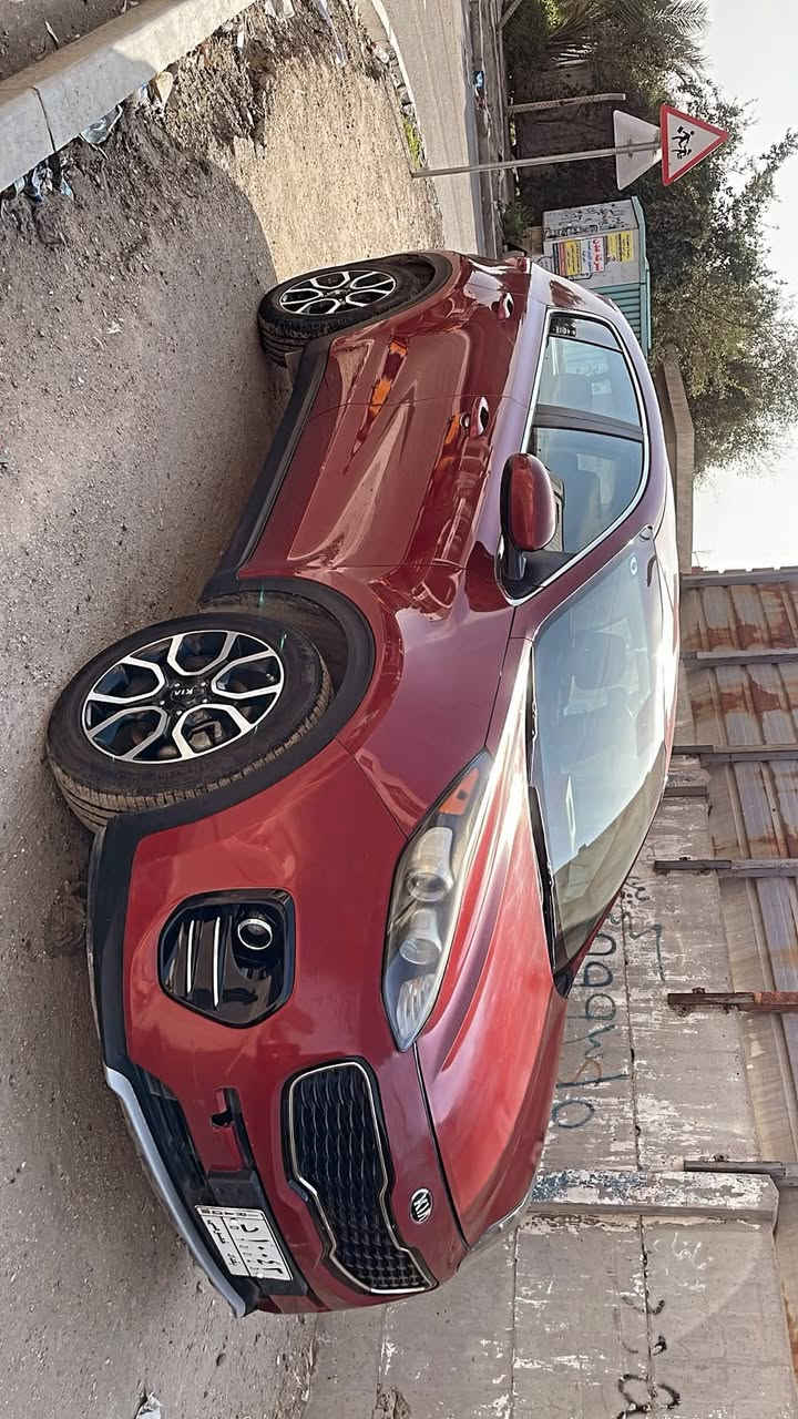 السلام عليكم للبيع سبورتج موديل 2019 وارد امريكي رقم بغداد باأسمي محرك 2400 Gdi ماشية 55 وقابله للزيادة سيارة نظيفة 
مواصفات عاديه
شاشة صغيره لمس 
كامرة دواره 
تحكمات فول
كروس مثبت سرعه 
شاشه لمعرفة اعطال السيارة
مانع تزحلق 
مانع انحدار 
حادثها جاملغ وبنيد 
تخم تايرات جديد وباتري جديد شادلهن
مكان السيارة بغداد شارع فلسطين
السعر 153 وبيها مجال
للاستفسار *********** وبي واتس اب هم
