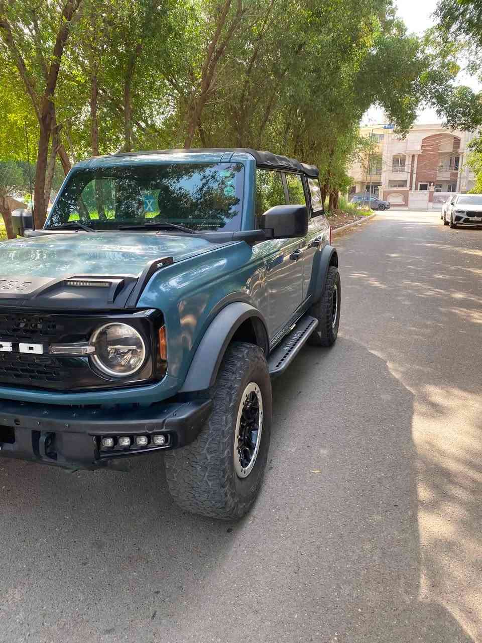 �🔥 فرصة لعشاق القوة والمغامرة! 🔥🚙

�🔥 للبيع  او مراوس – Ford Bronco 2022 Big Bend 🚙

🛕العنوان /الكرخ للاستفسار 

*********** ☎️☎️

رقم أربيل الجديد وبأسمي شخصيآ فحص وهزة كله جاهز 

✨ عداد: 41الف ميل فقط

✨ محرك V6 سعة 2.7 لتر تيربو

✨ قوة هائلة تصل إلى 330 حصان 🏁

✨ فئة: Big Bend العملية والمليئة بالمزايا

✨ سقف متحرك بالكامل (Removable Top) لعشاق المغامرة

✨ لون خارجي مميز جداً بتصميم جبلي Rugged 🏔️

مواصفات فئة Big Bend:

✅ نظام دفع رباعي 4x4 مجهز للطرق الجبلية والصحراوية.

✅ عجلات 17 إنش مع إطارات مخصصة للطرق الوعرة.

✅ مقصورة داخلية رحبة مع شاشة 8 إنش SYNC 4 تدعم Apple CarPlay وAndroid Auto.

✅ أنظمة أمان متقدمة: كاميرا خلفية + مساعد ثبات + وسائد هوائية متعددة.

✅ وضعيات قيادة متعددة (G.O.A.T Modes) تناسب جميع التضاريس.

💡 سيارة مغامرات بامتياز، تجمع بين القوة – الراحة – التصميم العصري.

📍 لا تفوت الفرصة! تواصل معنا الآن 📞
