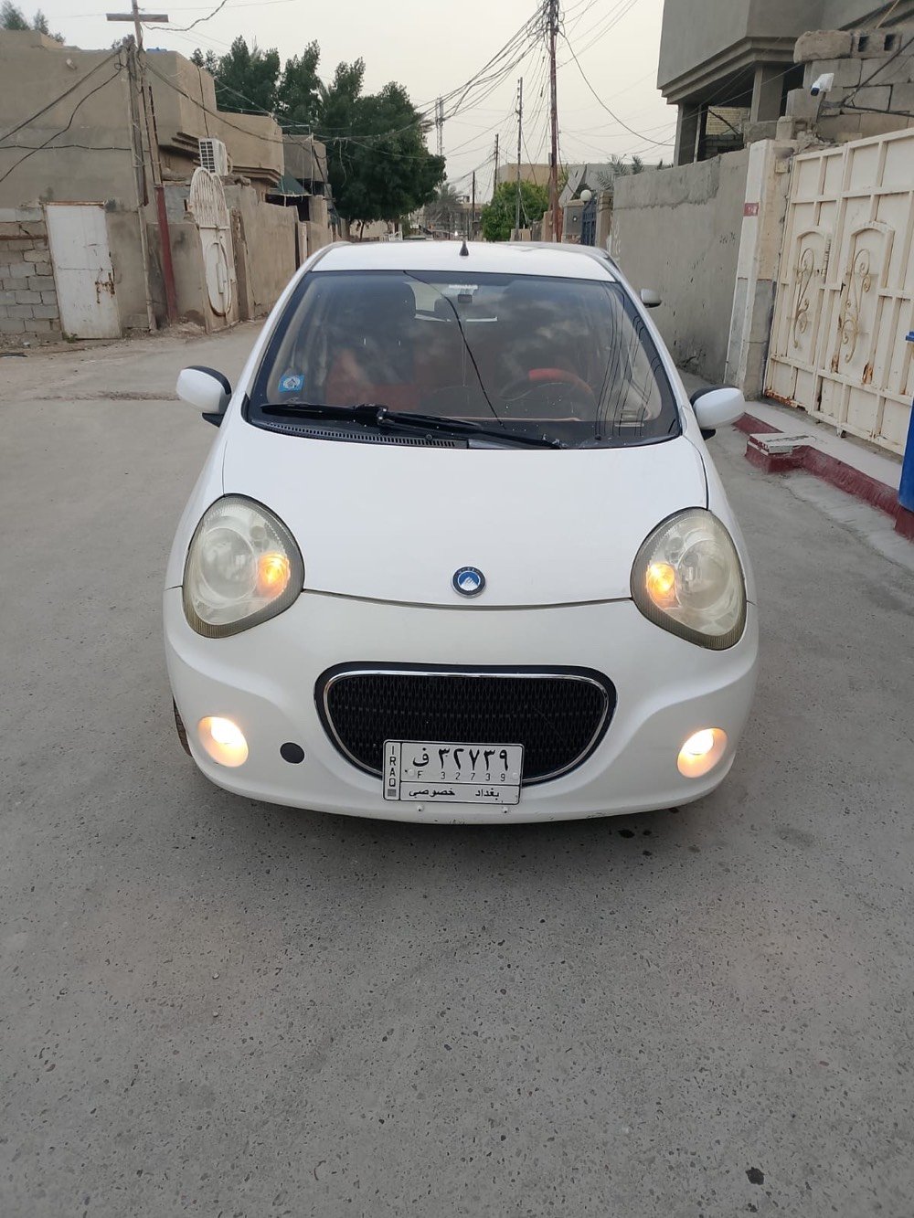 سياره باندا بيضاء اللون موديل ١٢نظيفة مكفولة كير ومحرك تبريد شاشة كأمر محرك ١٣٠٠بغداد رقمها السعر ٤٢ بيه مجال للاستفسار الاتصال على الرقم ***********