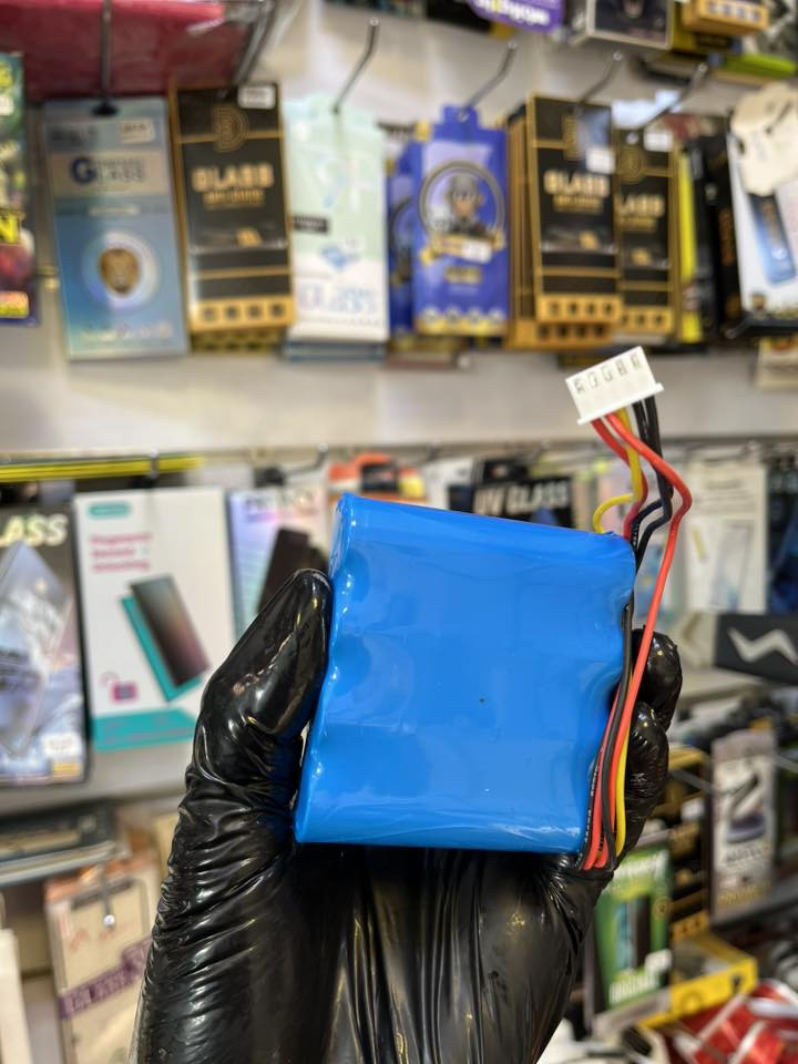 وفرنالكم بطاريات ups  لكافة انواع العاكسات 
5فيشة -4فيشة-7فيشة
مع ضمان الشد والفحص 
#طوزخورماتو
#اكسسوارات
@إشارة
الاصيل للموبايلات
#موبايل
#عرض
#عنوان
طوز السوق الكبير مقابل مصور الجامعة


**إذا كنت صاحب هذا الإعلان وتريد حذفه لأي سبب، رجاءا أرسل رسالة إلى الدعم الفني**