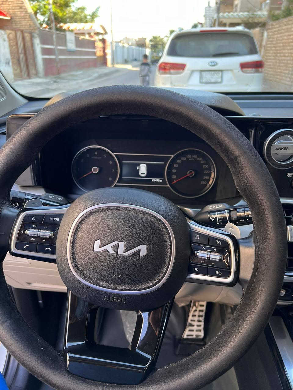 كيا سورنتوا موديل ٢٢ خليجي فول مواصفات عدا البانوراما
رقم بغداد
محرك٣٥٠٠
٧ راكب
بيه رصعه بلباب الخلفي مسحبوبه bdr
ورصعتين بلجنطه على وضعه باقيه
حي المواصلات
***********
سعر ٢٨٥
