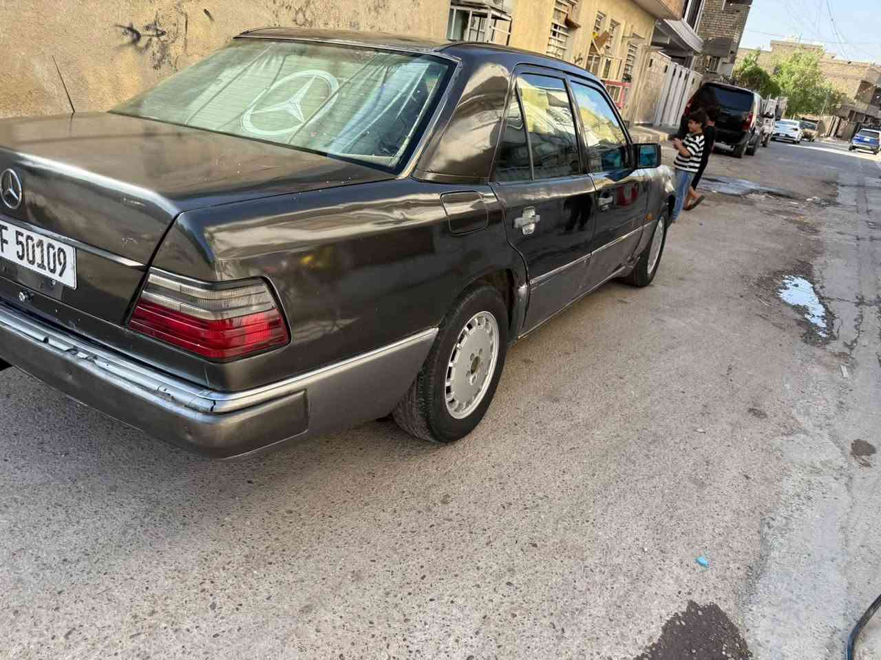 مرسيدس دب موديل 90 مكينه وكير ياباني بطه سياره جاهزه تراي حلو داخل وخارج نضيف شوف لعين جاهزه تخم تاير رقم انبار شرط التحويل بكاني بغداد بلديات سعر 35.         ***********
