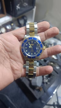 اخوان ساعات رجالي كله شغال ونضيف وسعار مختلفة الستفسار  خاص او اتصال 0...