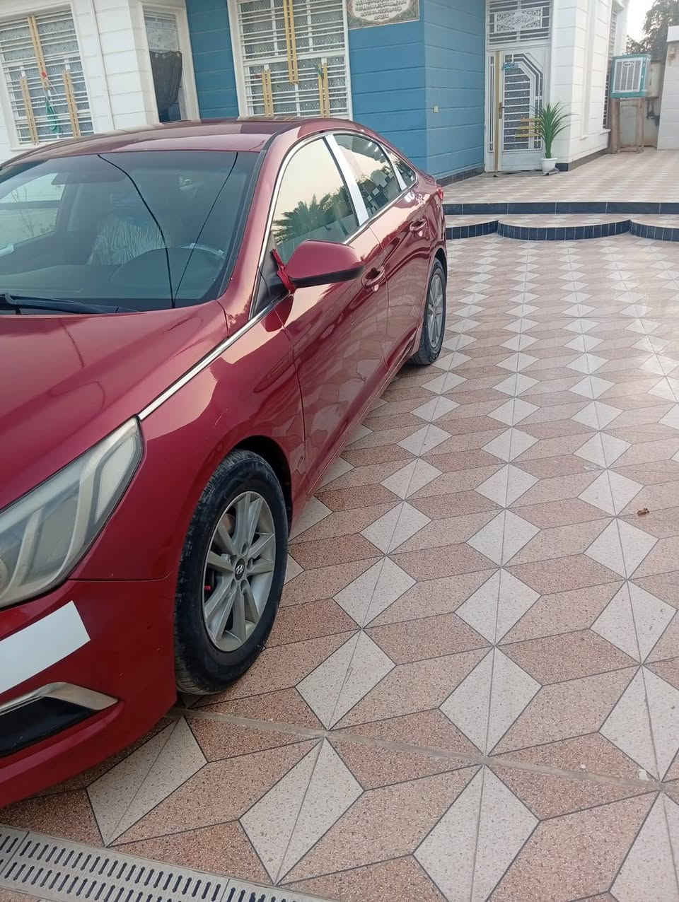 سلام عليكم سياره للبيع سوناتا موديل 2015 السعر 115 او بيه مجال الشراي يتصل ***********
