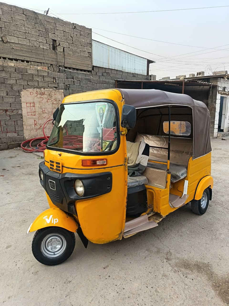 سلام عليكم تكتك ١٧ شهر ١١ مكنيه جديد مال ٢٠ جديد لا تنقيص ولا تبخير اورق المصطفى كامله اصوليات تكتك جاهز مابيه اي نقص المكان بغداد سعر 3250 بيه مجال ***********
