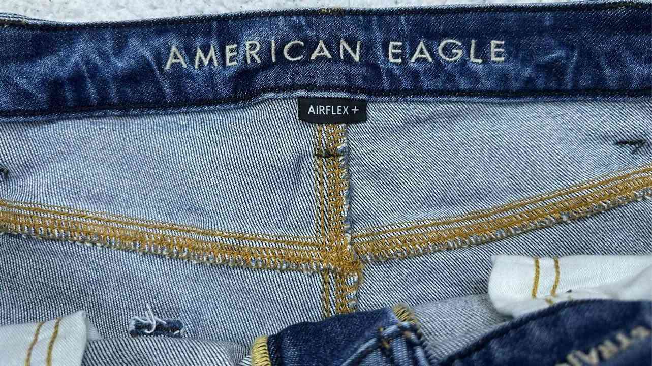 بنطرون  AMERICAN EAGLE
القياس 38
الطول 109
الحجل 21


**إذا كنت صاحب هذا الإعلان وتريد حذفه لأي سبب، رجاءا أرسل رسالة إلى الدعم الفني**