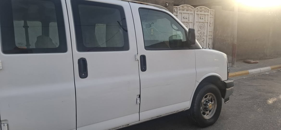 السلام عليكم
سفانه ٢٠٠٧ /١٤طويله 
جاهزه ماعايزه شي  رقم جديد مداور ثاني يوم .تبريد كير مكينه جاهزه ... ماتشتغل بالكراج  استعمال شخصي  
٨٨ وبيها مجال 
اتصال تفاصيل اكثر  واتساب 
***********
