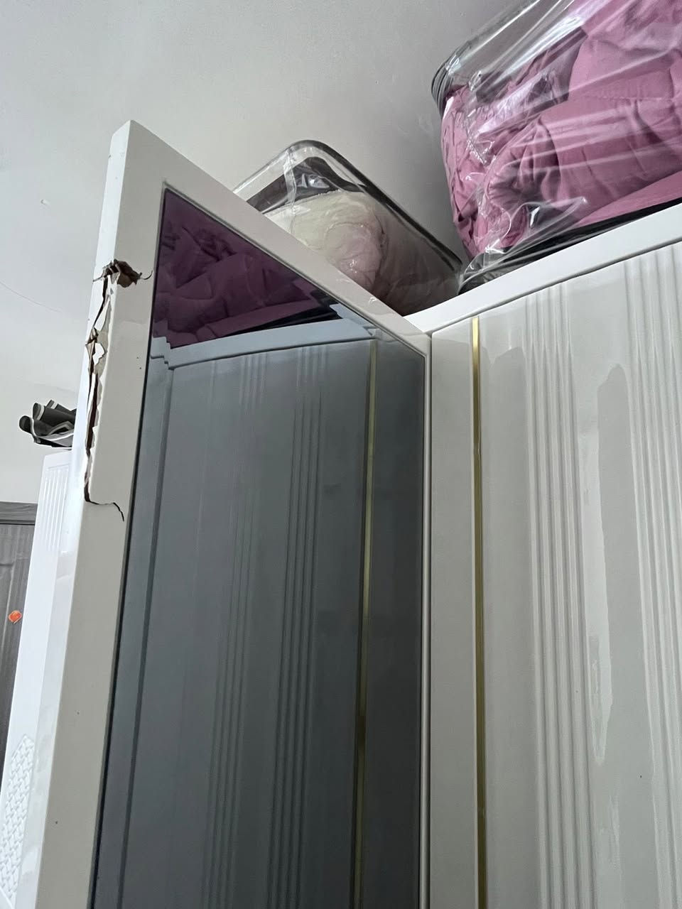 السلام عليكم غرفة تركي صارلها ٦ اشهر بيها ضرر قليل باب كنتور موجود بصوره واضح ماخذتها مليونين و ٢٠٠ 
سعرها مليون و ٨٠٠ نضيفه تخبل مكاني كربلاء الحسينيه


**إذا كنت صاحب هذا الإعلان وتريد حذفه لأي سبب، رجاءا أرسل رسالة إلى الدعم الفني**