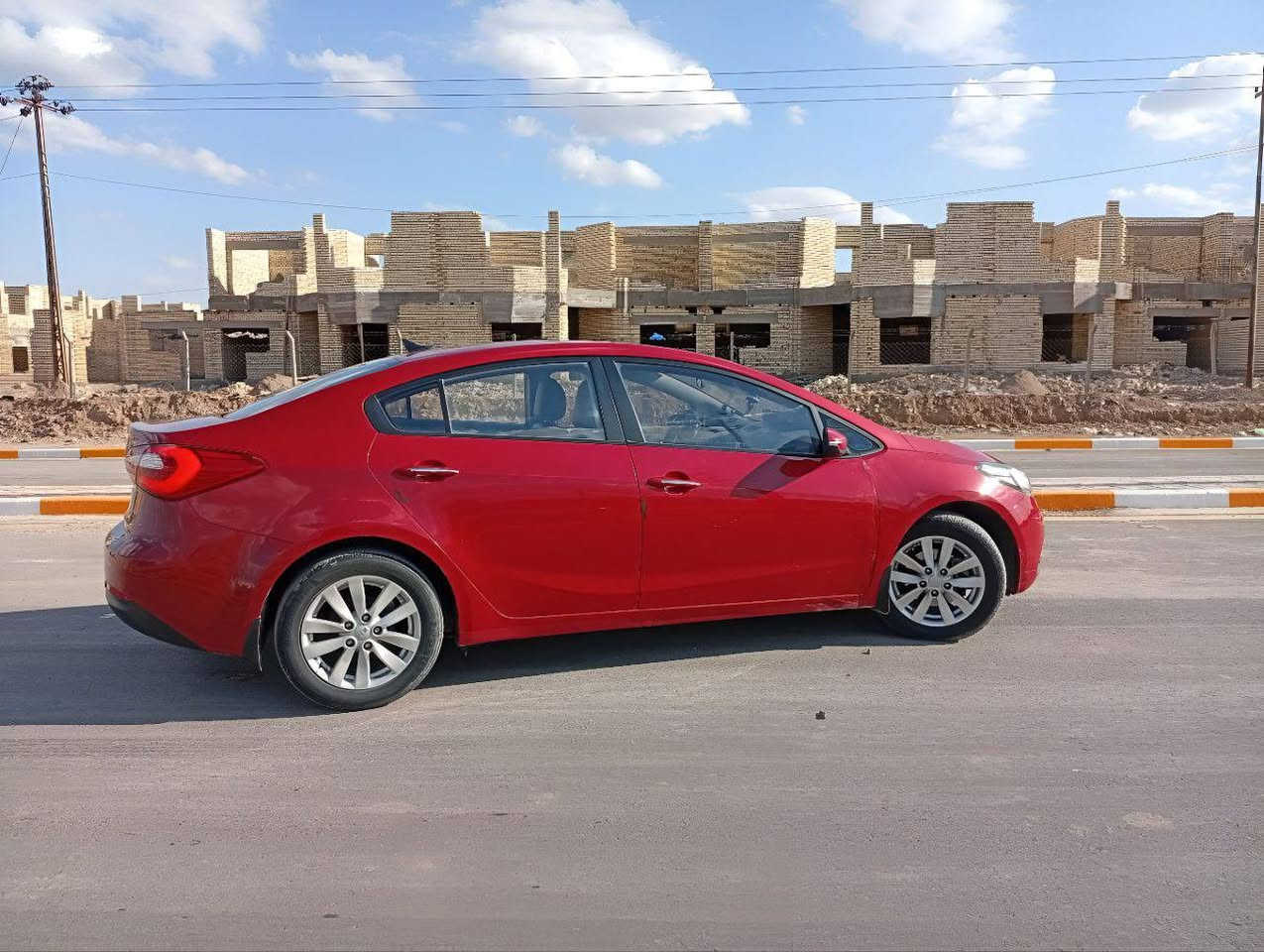 سياره للبيع كيا سيراتو خليجي موديل ٢٠١٦
# المحرك١٦٠٠ دكشن عالي 
# تحكمات استيرن من الجهتين 
# فول ماعدا البصمة والفتحه 
# حاكيه
# بلوجكتر 
# لايت زنون +لد شمعه
# بكلايت شمعه
# شاشه كامره
# اشاره بالمري --المري شفط
# ويل كب
السياره مكفولة من الصبغ والتبديل ماعدا بارد قليل بالباب المعاكس للسائق ومرجعه على البارد بدون تكحيل
السياره رقمها ميسان
مكان السيارة في حي الغدير 
للتواصل معنا ***********
