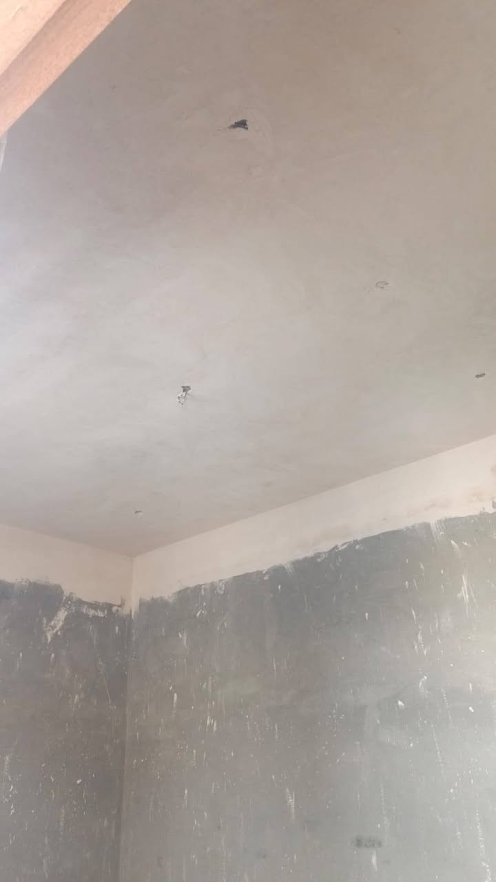 نشتغل سراميك وأرضيه والبخ جص ولبخ اسمنت شغل مضبوط اتصل علئ *********** وبخدمت الطيبين
