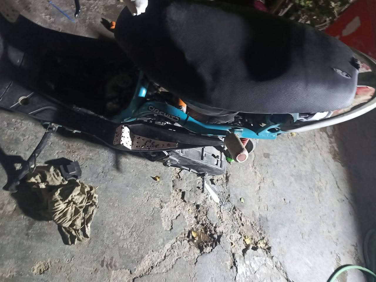 ماكس عدلة كاملة بس كاطعة نار مكينه شغالة طبيت بيها ب طسه قوية كطعت نار كوم حديد السعر 150 مكاني بغداد الجديدة النعيرية 772 904 7217
