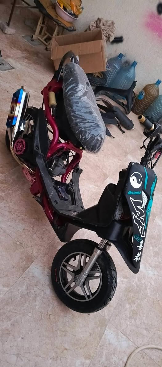 سلام  عليكم …… دراجه ماكس عدله للبيع لدراجه هجيم لدراجه تخوف يعني شي عله شي هاي تك كركوك ملغمه تزويد من وياله دبل قبق فلاوين شيال عضمه سكليتر يدات بريك صالنصه محركها 55 مشيف تايواني اصلي هيه لدراجه تعمير جديد يعني مماشيه بشارع ابد اصلن بعد ممسحوكه بيها كلج Wf اصلي 2017 وكاله .،.،.،.،، للراغب بشراء 

سعر :: 700 وبيها مجال او قابل للتفاوض 
شبابنه طيب فدوه اذا مو شراي للتدخلي لين اريد ابيعها و متوازي و لدراجه واكفه عليه 970 بس مستعجل عله بيعتها و انطيك ضمان بل محرك 15 يوم


**إذا كنت صاحب هذا الإعلان وتريد حذفه لأي سبب، رجاءا أرسل رسالة إلى الدعم الفني**