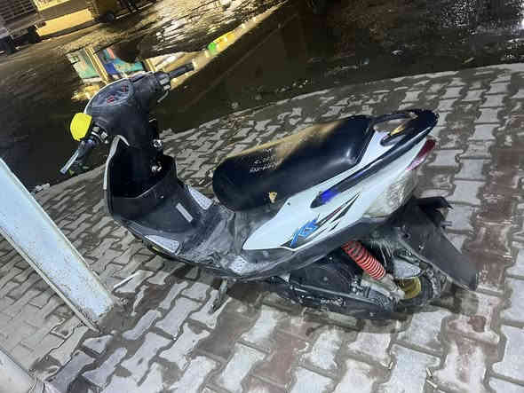 السلام عليكم 🫡 
ماكس عدلة للبيع دراجة مزوعة تزويد 

1 صدر رياضي 

2 قبق عنبار اصلي رياضي

3 ويل كب رياضي ذهبي 

4 قطرة دهن رياضي 

5 مسجل 
6 ستان صفح رياضي 
7 فج رياضي 
8 عضمة سكليتر رياضي سبع ألوان 
9 يدات بريك رياضي 

دراجة كاملة مكينة خير من الله حلوة كعربائيات كلها شغالة حتة نصبتهة حلوة العنوان العبيدي قرب التربية القديمة ألسعر 600 وبيها مجال رقم الموبايل *********** وبي واتساب
