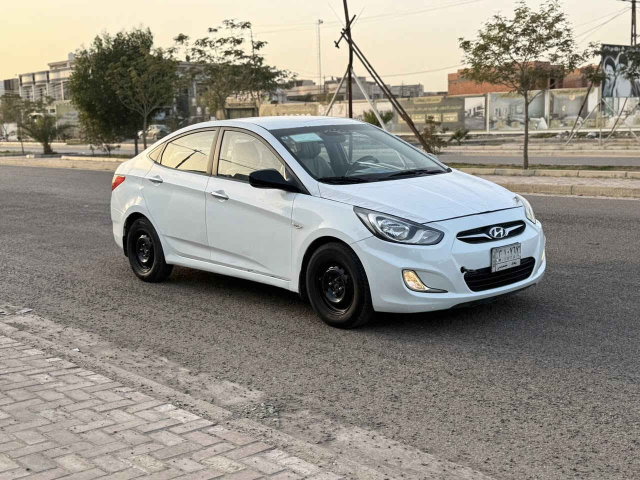 //
السلام عليكم 
هـ/ ***********/ مكاني شهداء البياع 
رقم بغداد باسمنه 
السعر /  90 $ وبيه مجال قليل 
اكسنت موديل / 2013 خليجي مكينه 1600 دوش
كير مكينه صدر تخم تاير تبريد ثلج 🧊 مواصفات عاديه السيارة جاهزه وكامله والسونار بالمنشور
